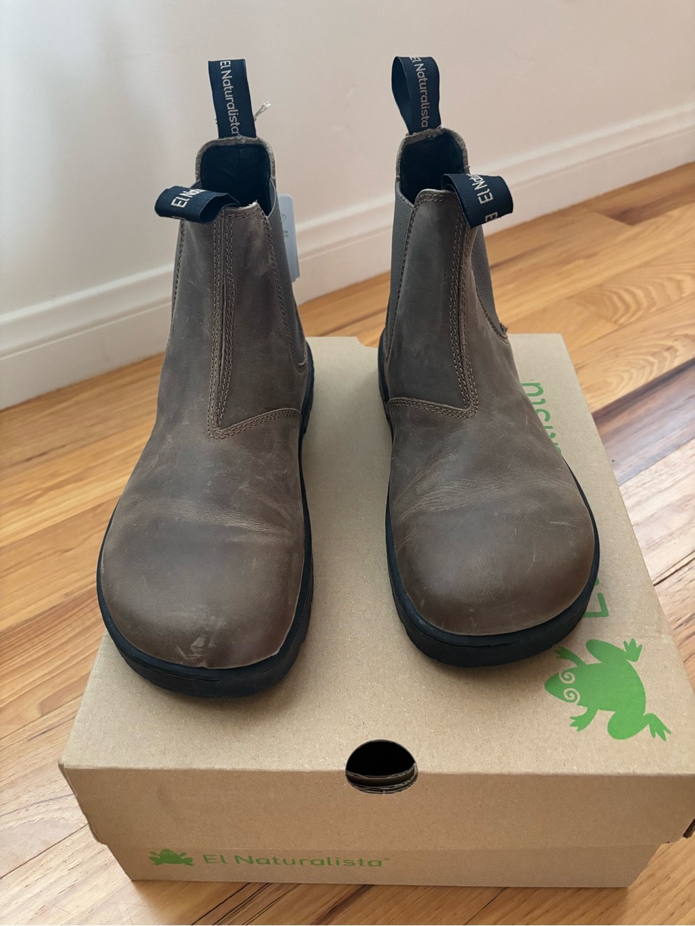 El Naturalista Chelsea Boots (zero drop)